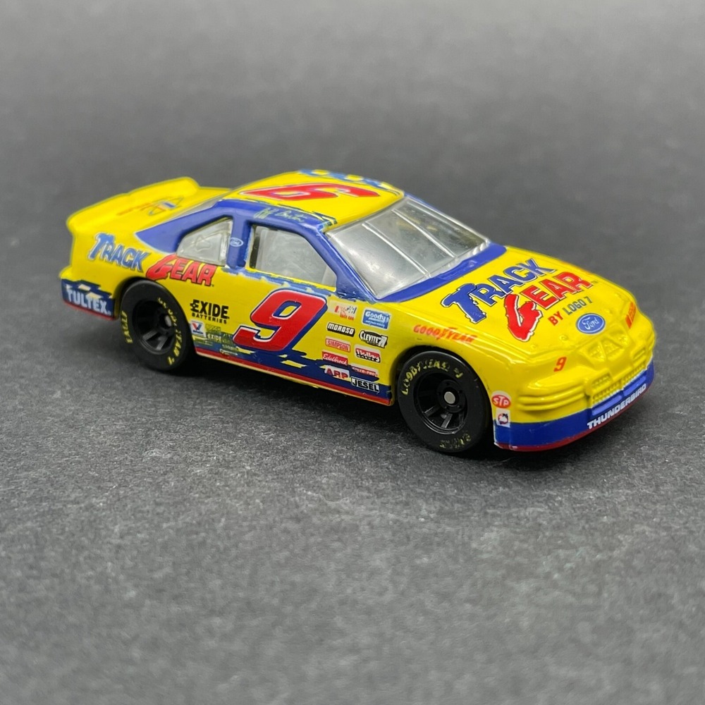 Racing Champions Jeff Burton #9 1997 Ford Thunderbird Race Car Track Gear 1/64